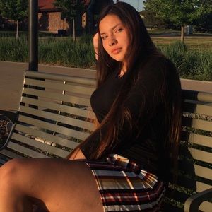 Meet your Posher, Liane